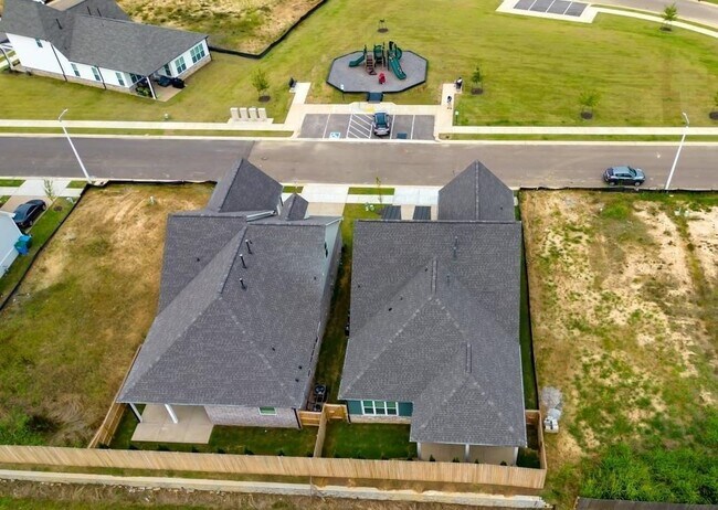 Building Photo - 5698 Ardsley Dr E
