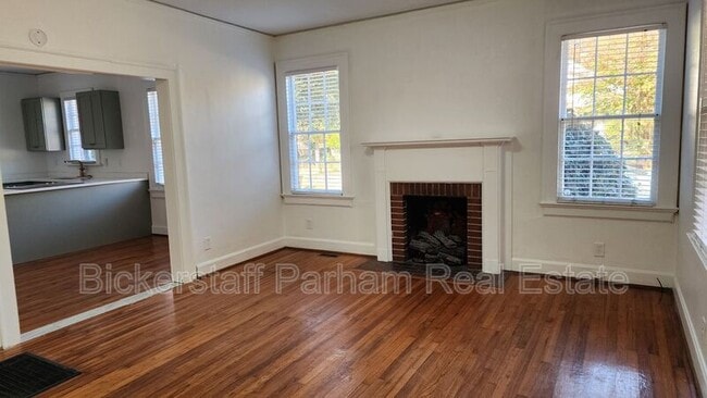 Building Photo - 925 Cooper Ave