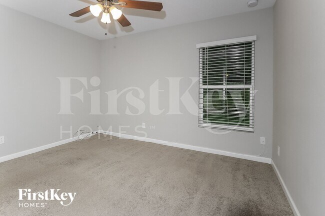 Building Photo - 873 SW Saltonstall Terrace