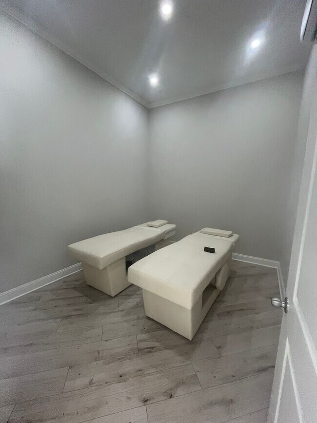 Building Photo - Sonesta