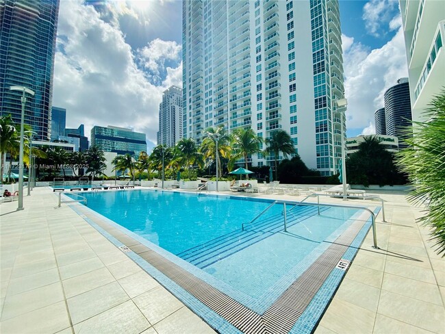 Building Photo - 951 Brickell Ave