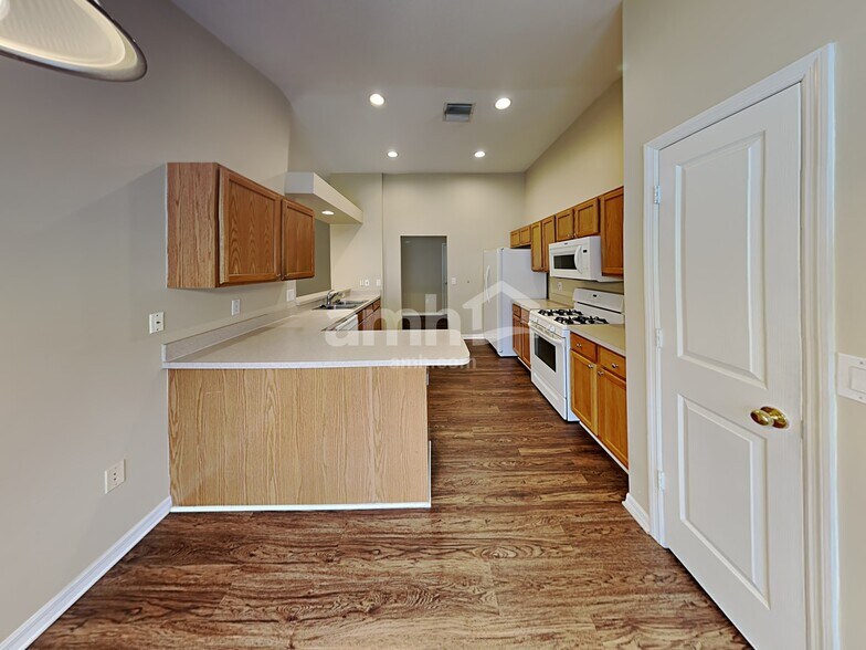 Building Photo - 15452 Osprey Glen Dr