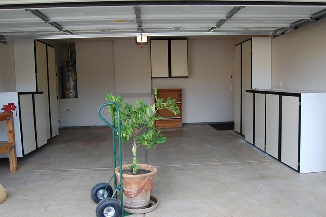 Building Photo - 3 bedroom Gem in Anatolia