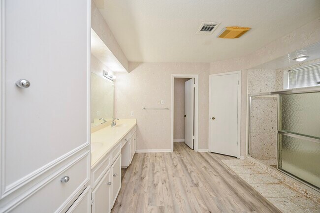 Building Photo - 7735 Quail Meadow Dr