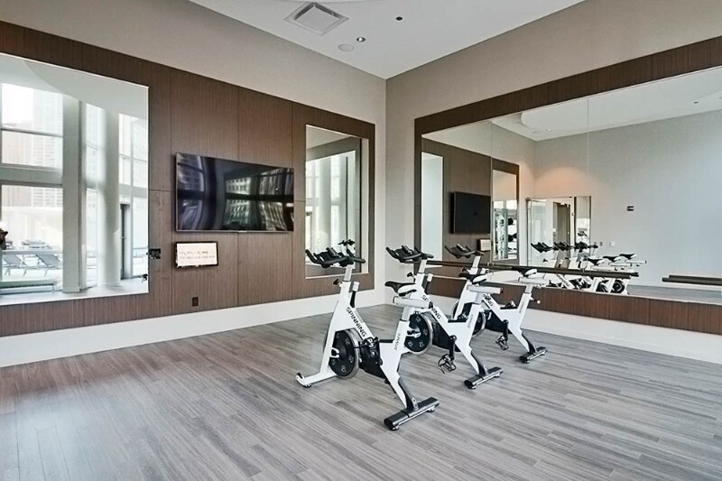 Building Photo - 461 N Park Dr