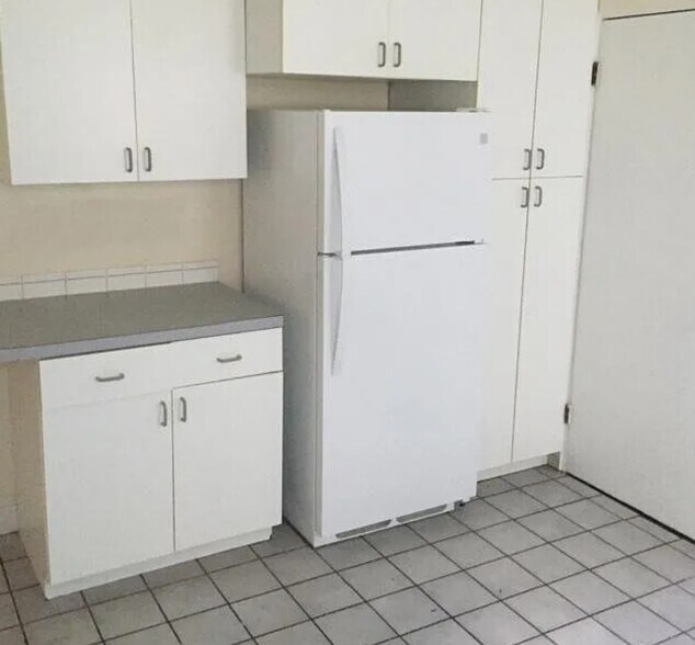 Building Photo - 17 Parker Hill Ave