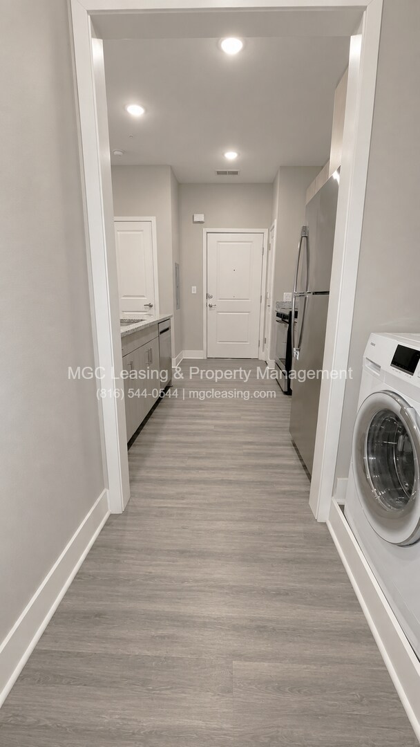 Building Photo - Handicap-Accessible Apartment — Updated, Convenient & Move-In Ready 09/08/26