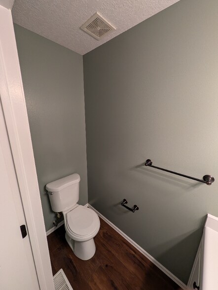 Building Photo - 5 Jefferson St