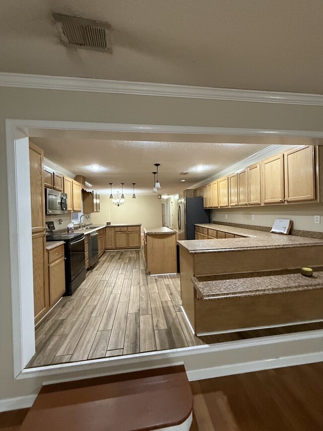 Building Photo - 2366 N Walston Bridge Rd