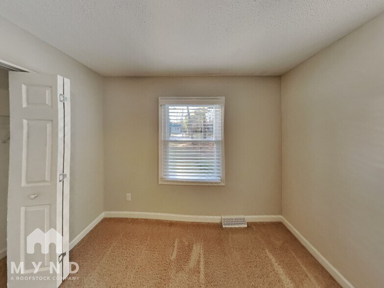 Building Photo - 8539 Sharonbrook Dr