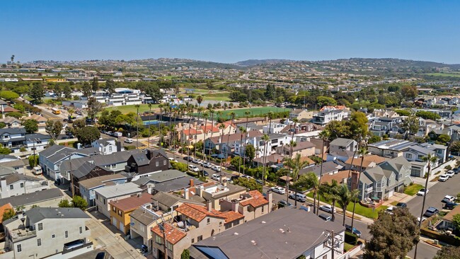 Building Photo - Coastal Chic Escape-3/2.5 Townhome in the ...