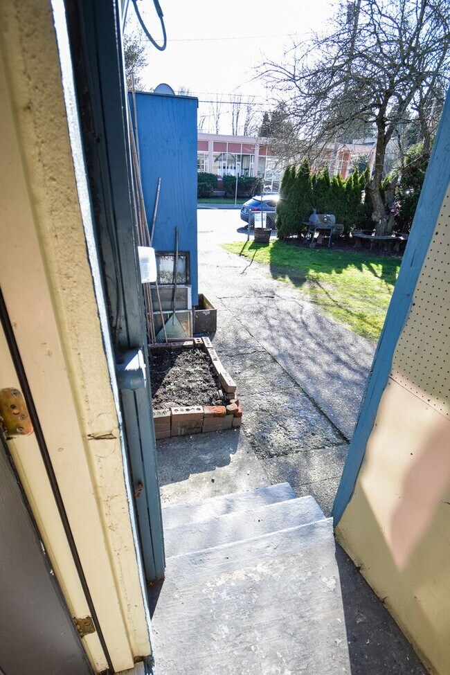 Building Photo - KIL-2121-2125