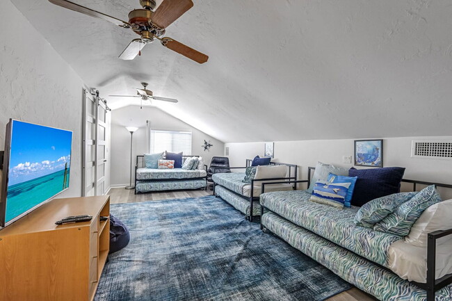 Building Photo - Furnished 4BR Waterfront Pool Home in Cape...