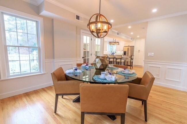 Building Photo - 58 Walnut St