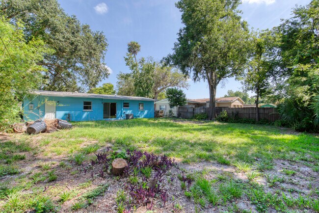 Building Photo - 1133 Bradenton Rd