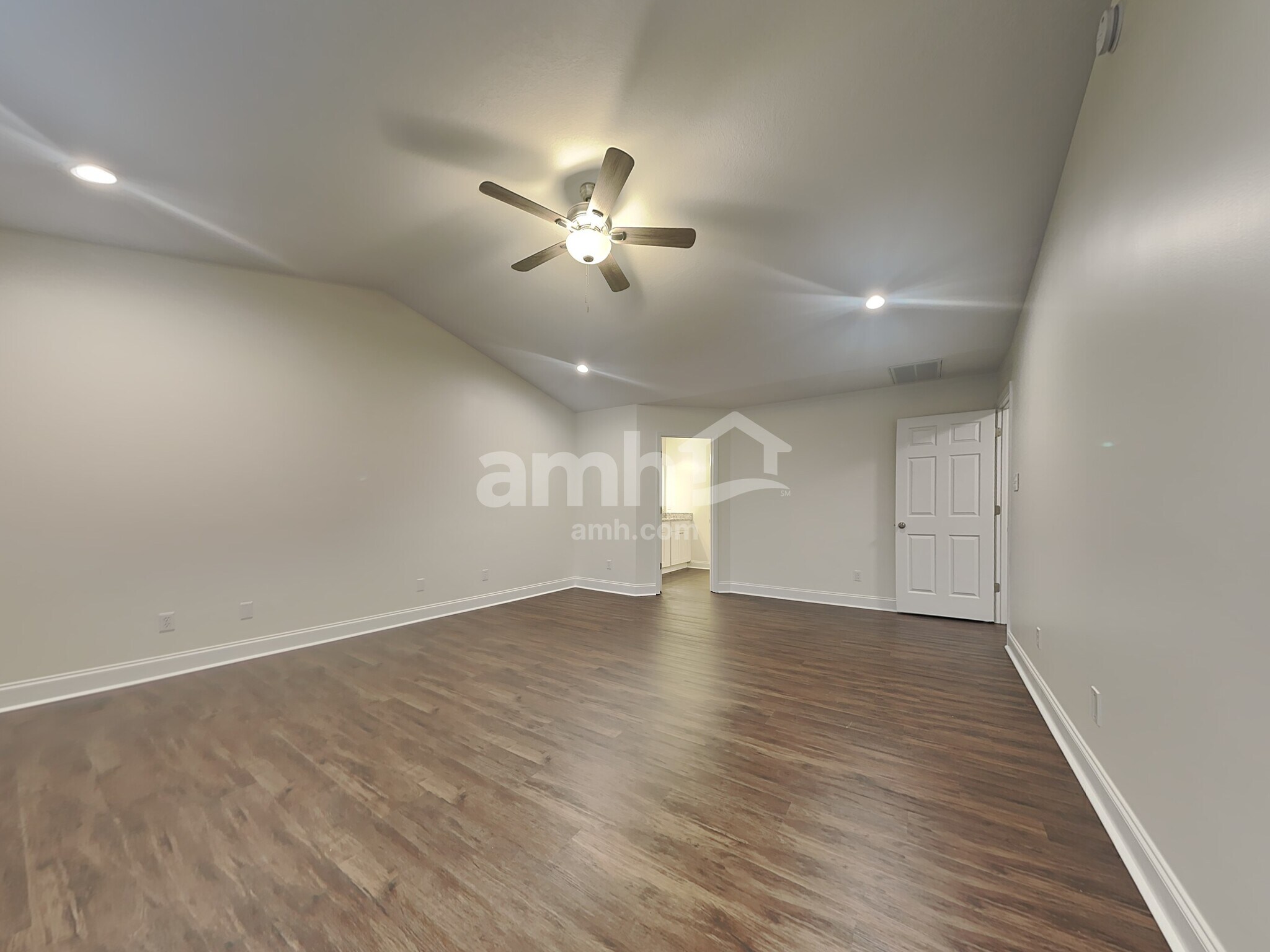 Building Photo - 4818 Ivy Rose Dr