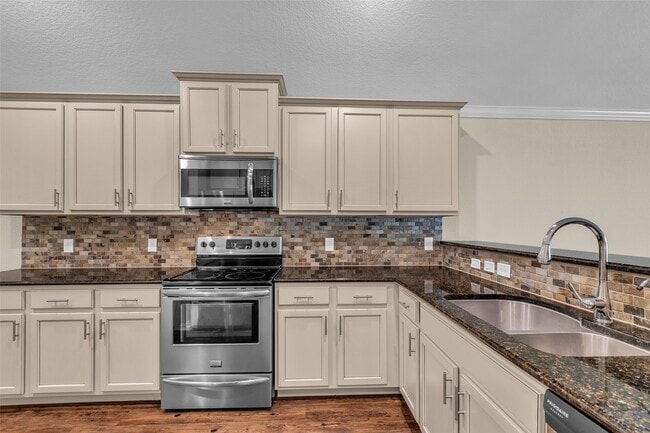 Building Photo - 9023 S Comanche Cir