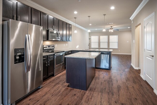 Building Photo - 2721 Vine Ct