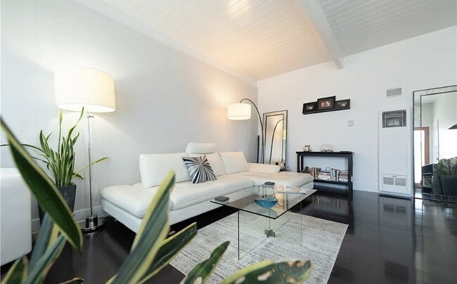 Building Photo - 2325 Kansas Ave