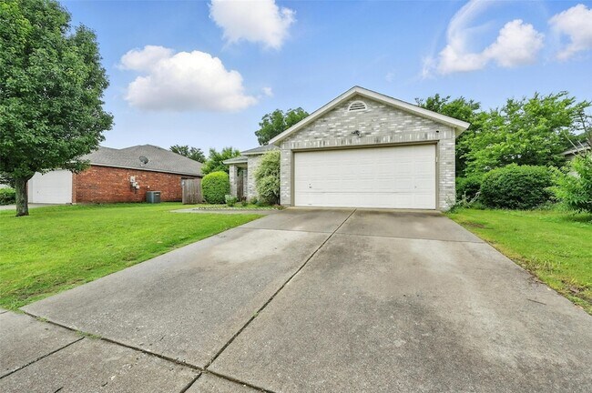 Building Photo - 636 Capricorn St