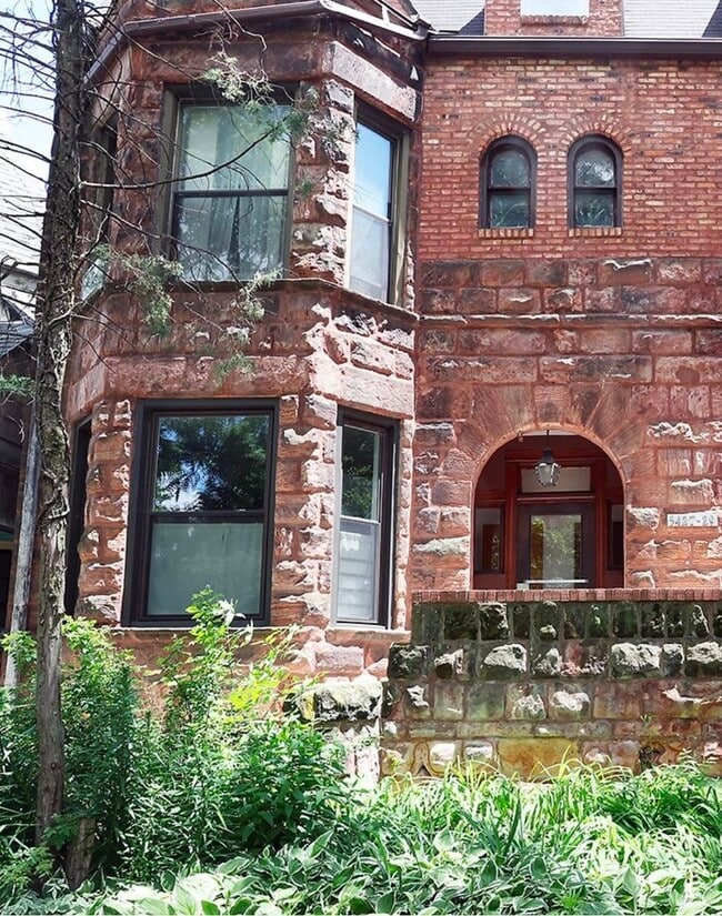 Building Photo - 5427 S Blackstone Ave