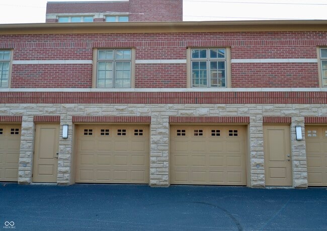 Building Photo - 2105 N Meridian St