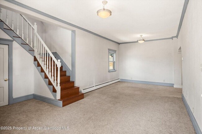 Building Photo - Charming Single Family Home in Rifle for Rent