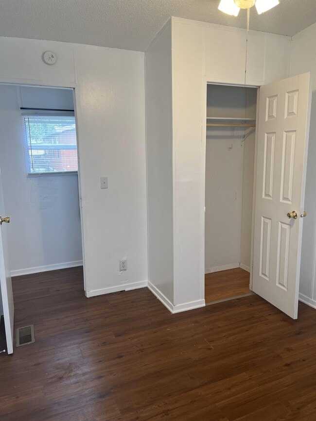 Building Photo - 1405 Harper Dr