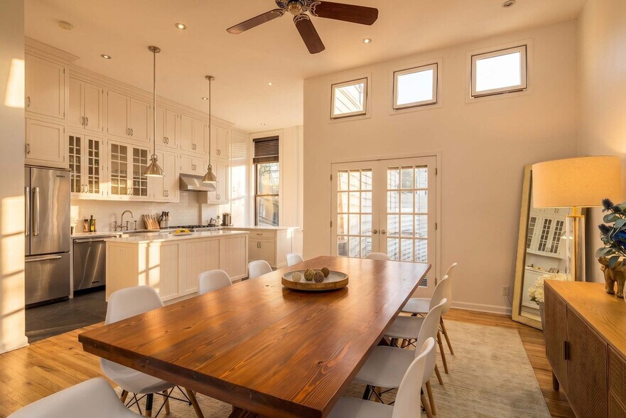 Building Photo - 508 Broadway-SI ID1035011P