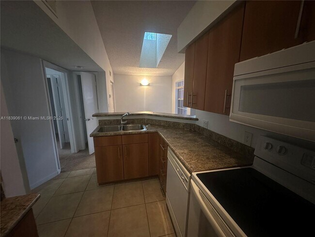Building Photo - 1125 Crystal Way
