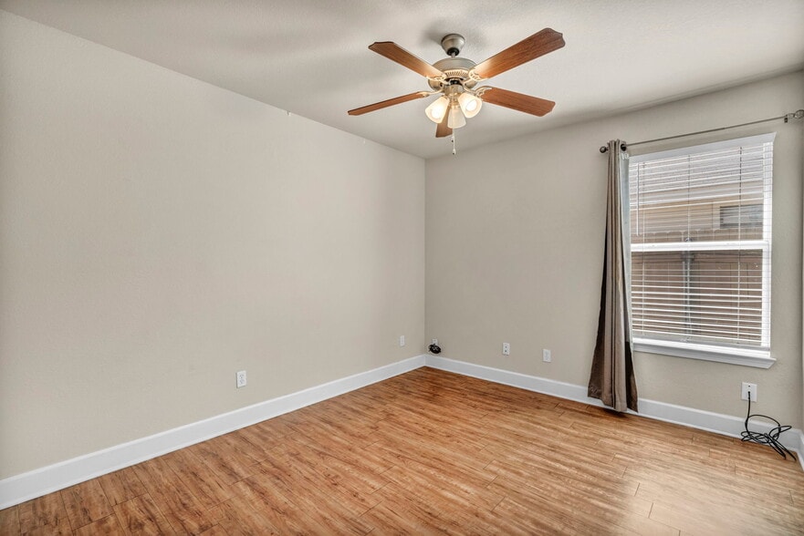 Building Photo - 710 Claremont Pky