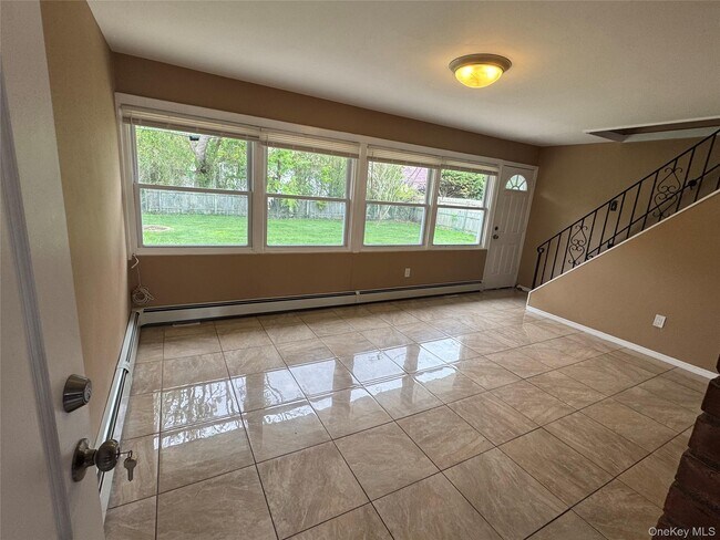 Building Photo - 33 Clarissa Dr