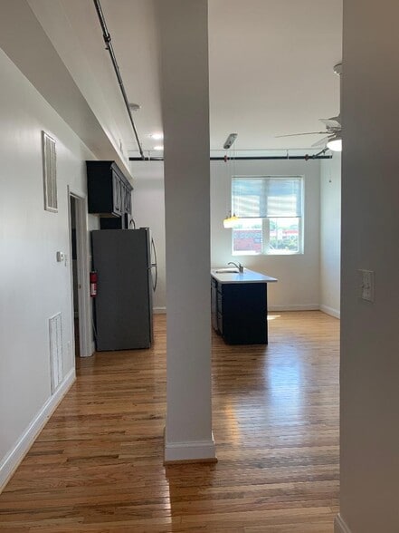 ENTRANCE WAY - 1103A N Arthur Ashe Blvd