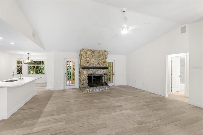 Building Photo - 2202 Cork Oak St W