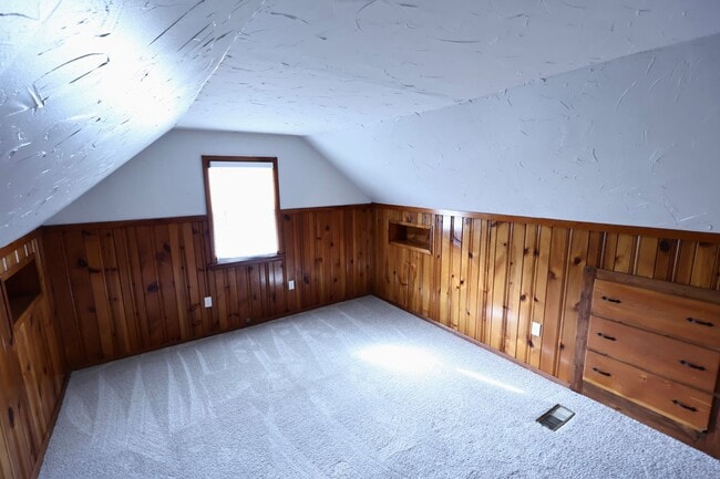 Building Photo - 843 Davies Ave