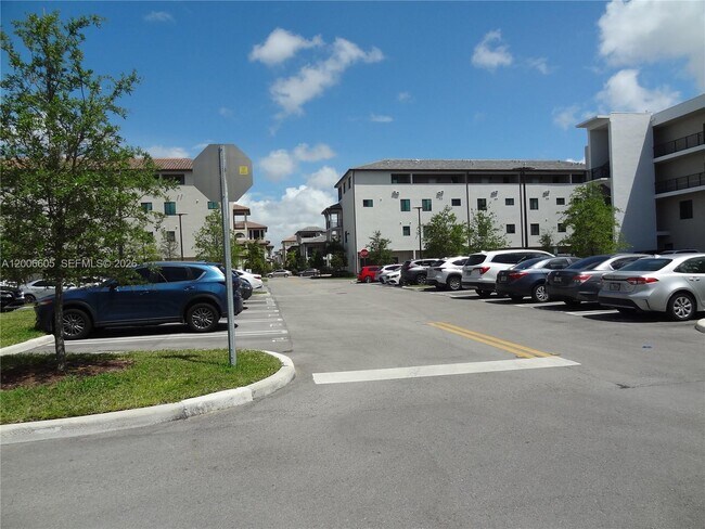 Building Photo - 4670 NW 84th Ave