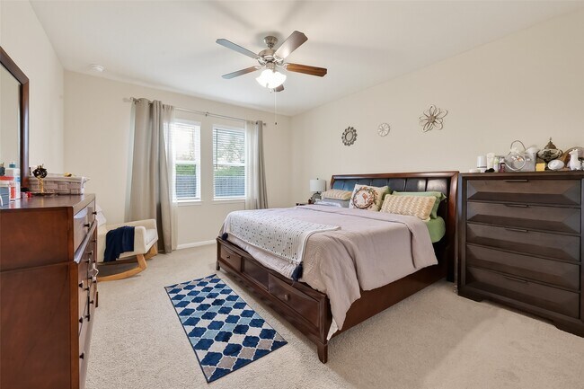 Building Photo - 6215 Prince Pl Dr