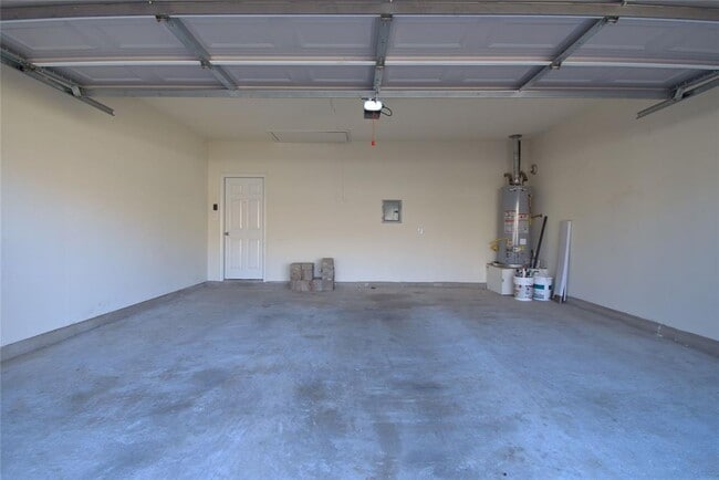 Building Photo - 125 Justin Leonard Dr