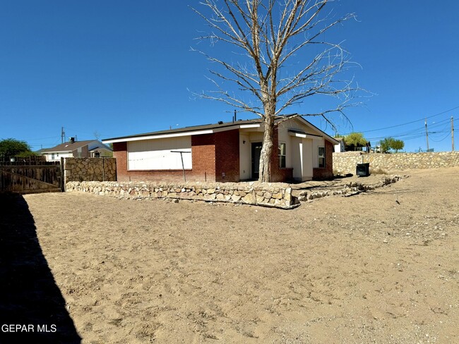 Building Photo - 1217 Iguana Pl