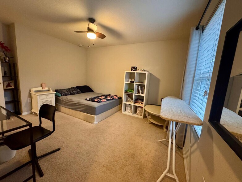 Building Photo - 19376 Roseate Dr