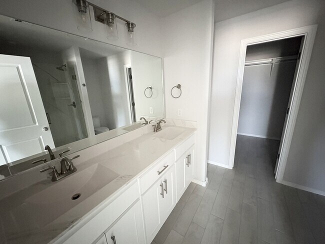 Building Photo - 9306 N 114th E Ave