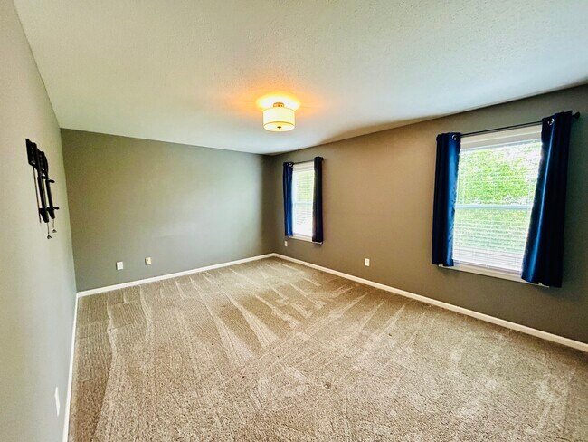 Building Photo - 5768 Buchanan Ave SW