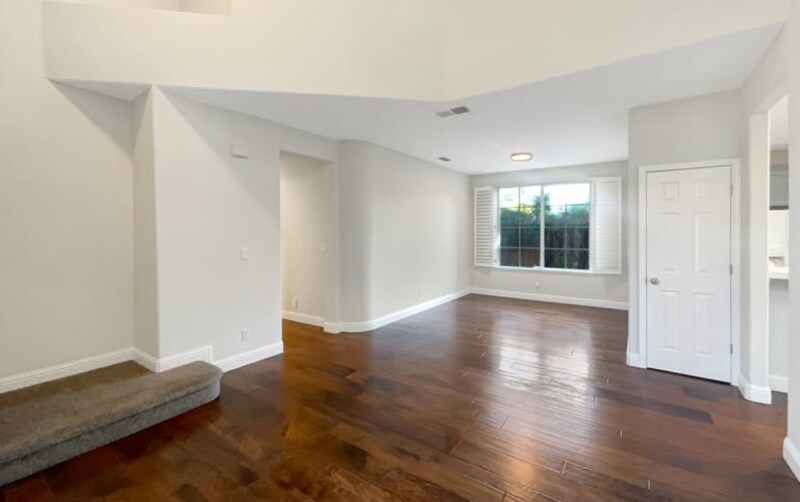 Building Photo - 2060 E Sierra Madre Ave