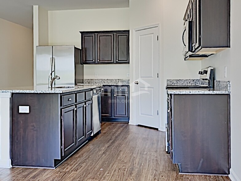 Building Photo - 189 Orion Way