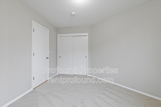 Building Photo - 7533 SW Applegate Dr