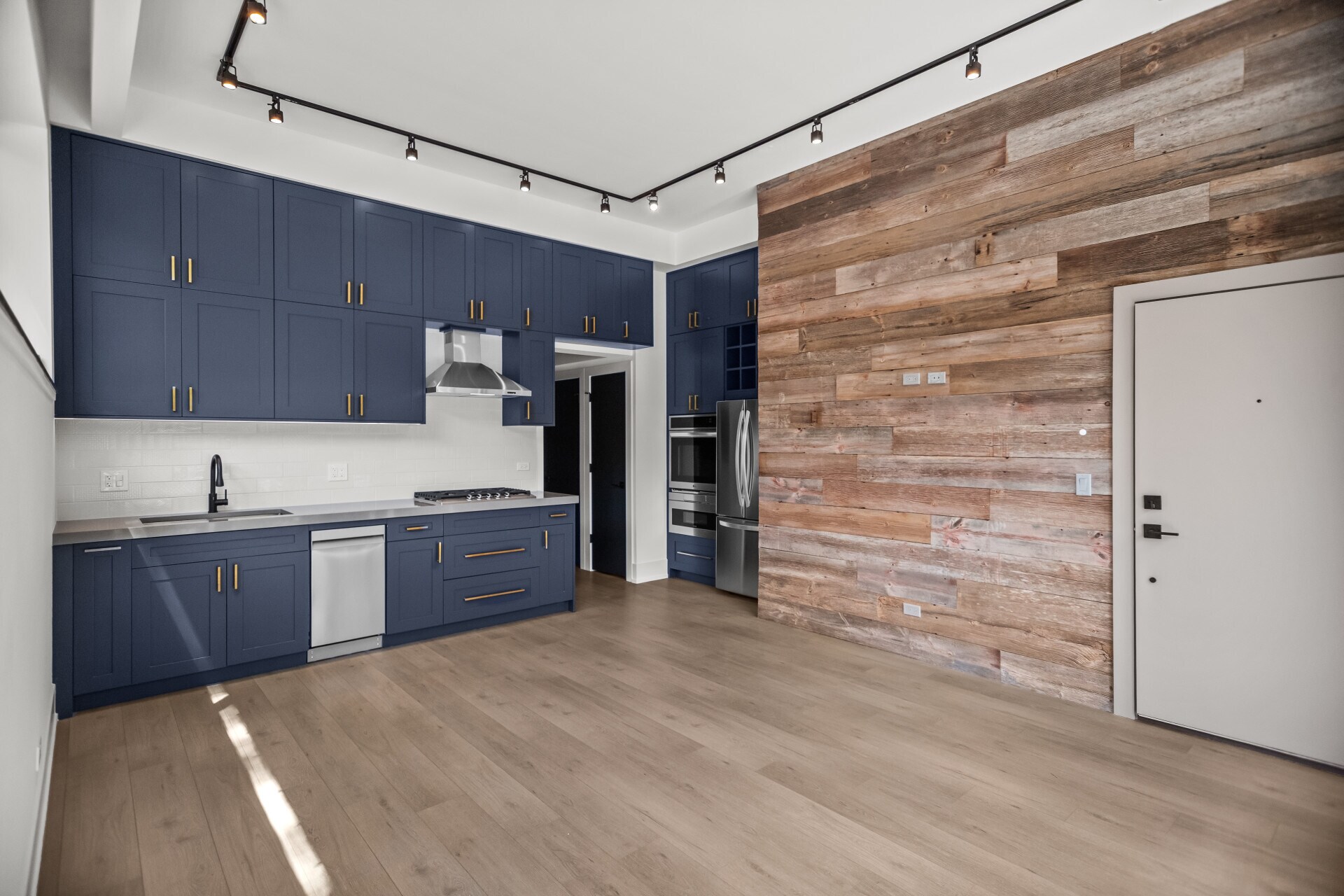 Building Photo - 6556 S Minerva Ave