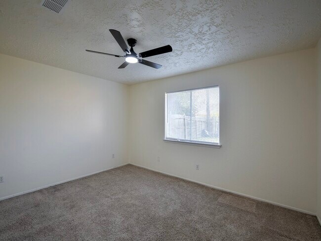 Building Photo - 1934 Feather Ridge Dr