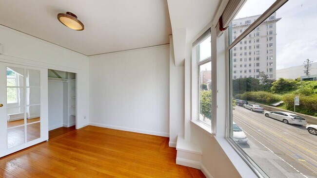 Building Photo - 2236 Hyde St