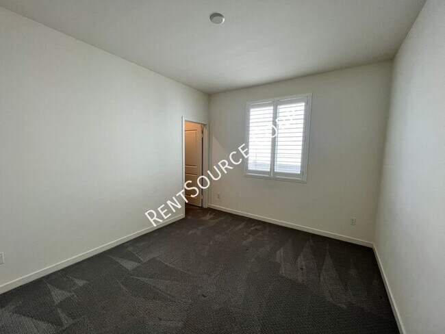 Building Photo - 45016 Marbella St
