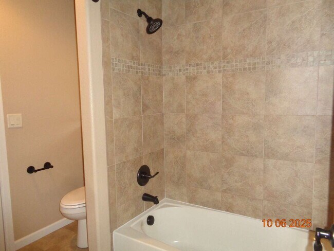 Building Photo - Exclusive community